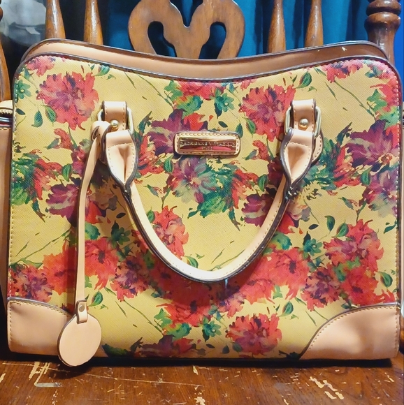 Adrienne Vittadini purse - Picture 1 of 7